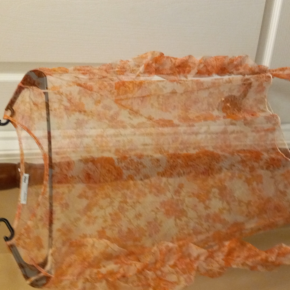 Springtime Top - Picture 3 of 4